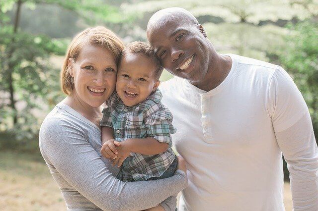 Happy Family in Deutschland nach Familienzusammenführung